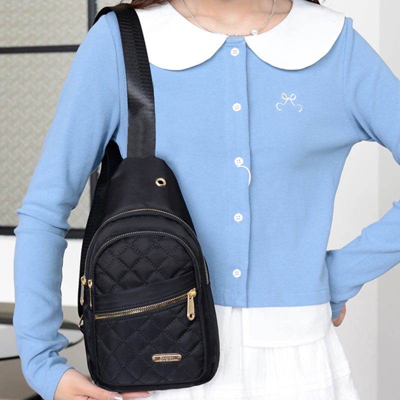 Photography Of A Man - The neutral color shoulder bag for