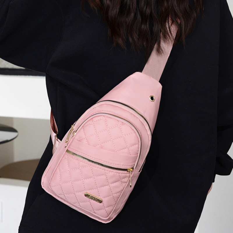 The neutral color shoulder bag - Photography Of A Man recension och pris