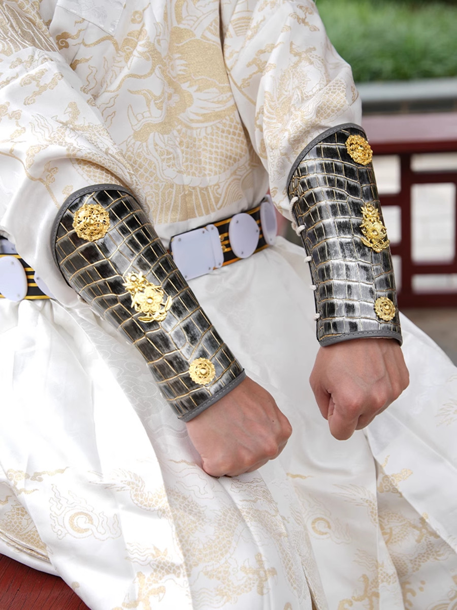 Leather Ninja Warrior Swordsma - Photography Of A Man recension och pris