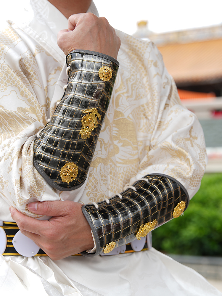Leather Ninja Warrior Swordsma - Photography Of A Man recension och pris